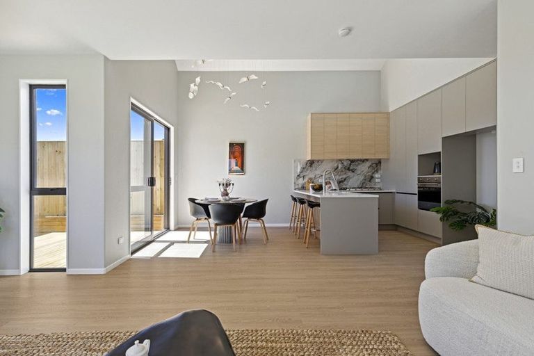 Photo of property in 46 Paretao Street, Massey, 0614