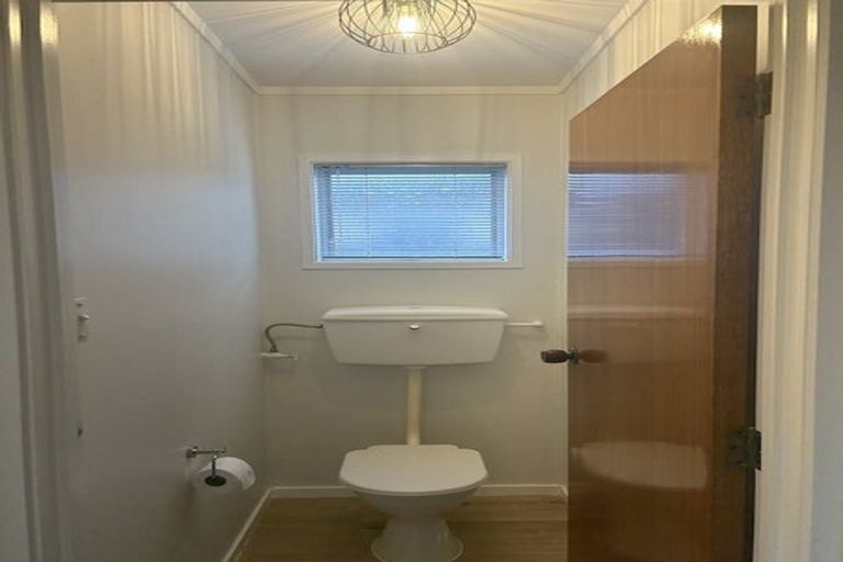 Photo of property in 40 Tiraumea Drive, Pakuranga, Auckland, 2010