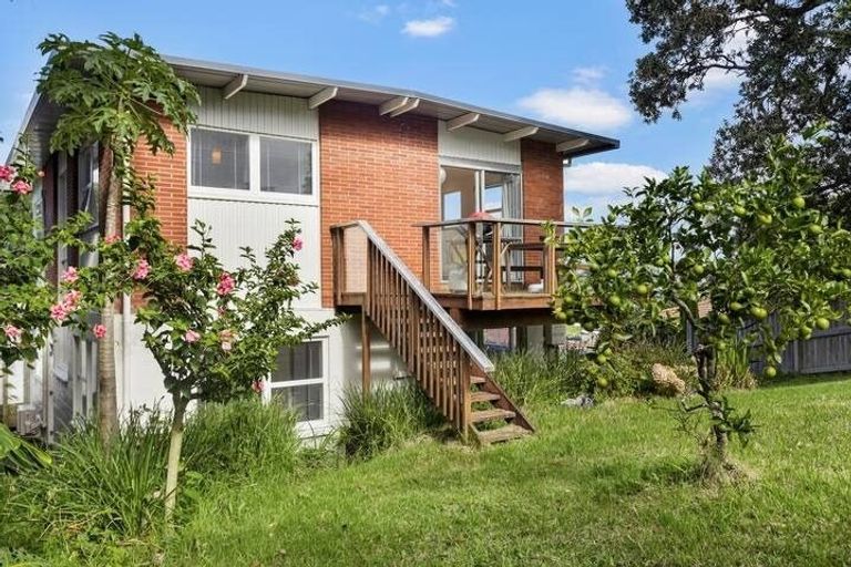 Photo of property in 3/4 Beach Road, Castor Bay, Auckland, 0620