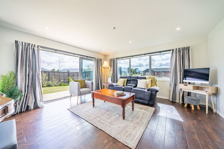 Photo of property in 15 Hopkirk Avenue, Wallaceville, Upper Hutt, 5018