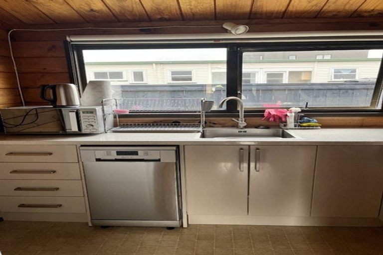 Photo of property in Princeton Gardens, 2/58 Cuba Street, Petone, Lower Hutt, 5012