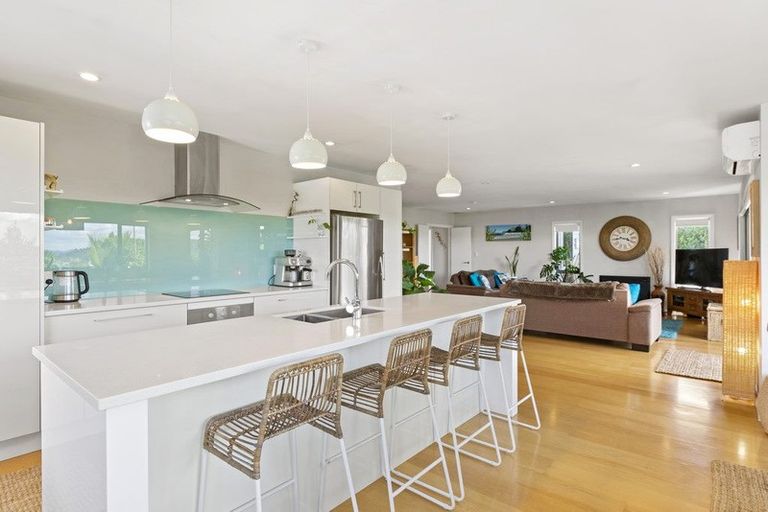 Photo of property in 8 Puka Place, Raglan, 3225