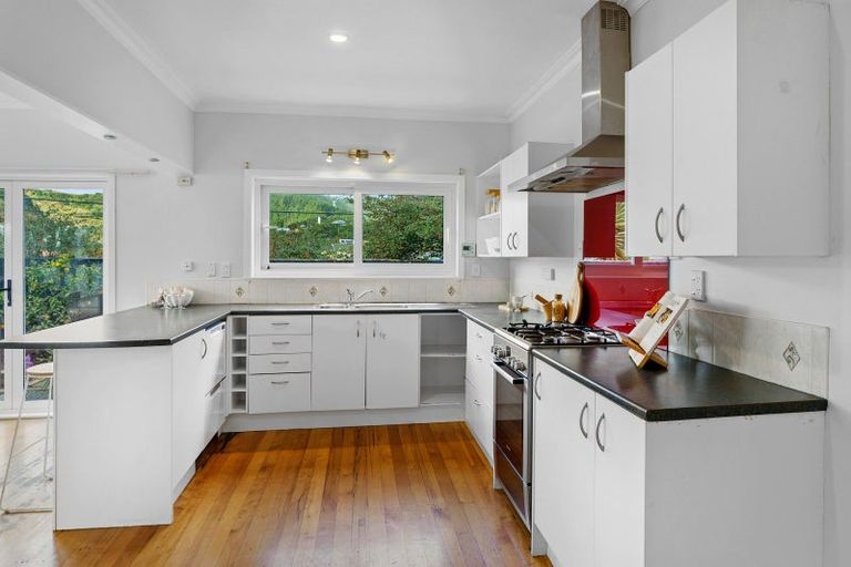 Photo of property in 9 Moana Road, Paraparaumu, 5032