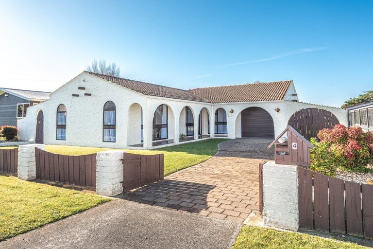 Photo of property in 4 Miro Street, Castlecliff, Whanganui, 4501