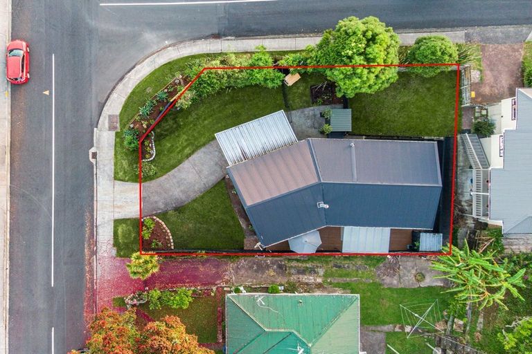 Photo of property in 11 Kashmir Road, Glen Eden, Auckland, 0602