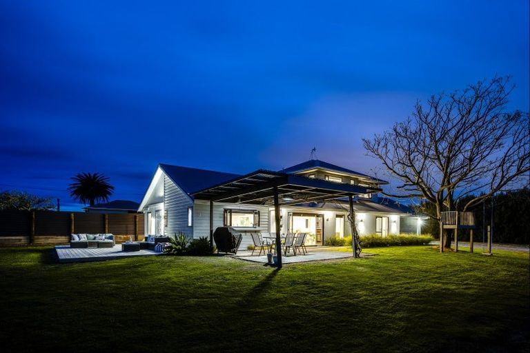 Photo of property in 8 Scarrott Road, Bay View, Napier, 4104