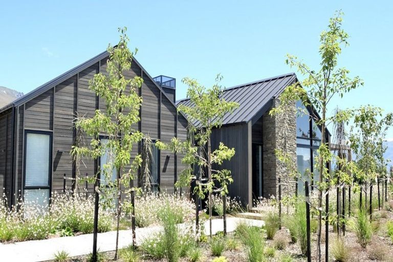 Photo of property in 16 Mccaw Mews, Wanaka, 9305