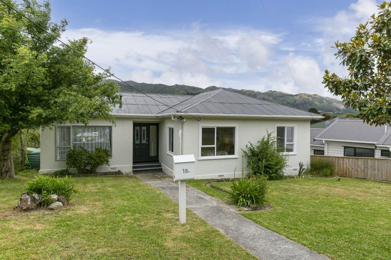 Photo of property in 18b South Street, Tawa, Wellington, 5028