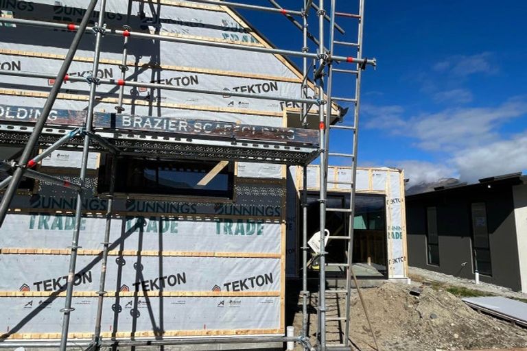 Photo of property in 18 Plough Street, Jacks Point, 9371