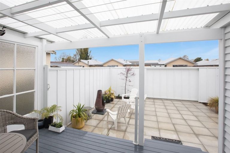 Photo of property in 82 Olliviers Road, Phillipstown, Christchurch, 8011