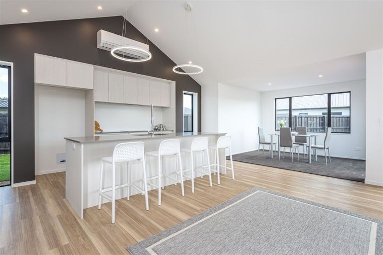 Photo of property in 23 Angus Place, Rangiora, 7400