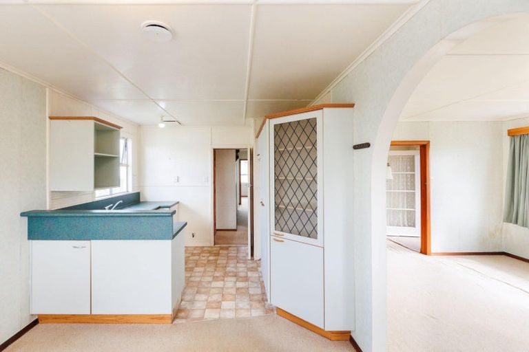 Photo of property in 4 Glasgow Street, Takaro, Palmerston North, 4412