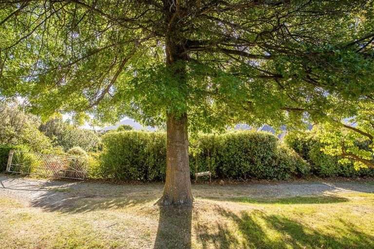 Photo of property in 246 Lakeview Terrace, Lake Hawea, 9382