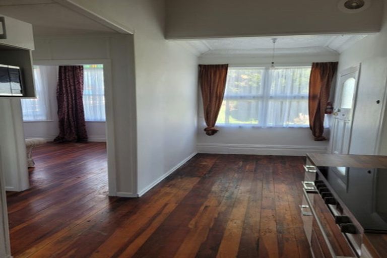 Photo of property in 1/98 Birkenhead Avenue, Birkenhead, Auckland, 0626