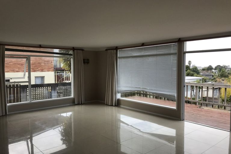 Photo of property in 20 Grenada Avenue, Forrest Hill, Auckland, 0620