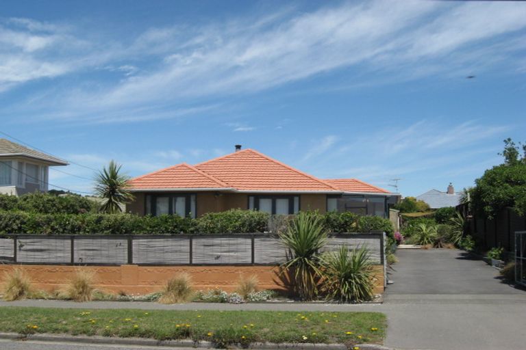 Photo of property in 440 Marine Parade, South New Brighton, Christchurch, 8062