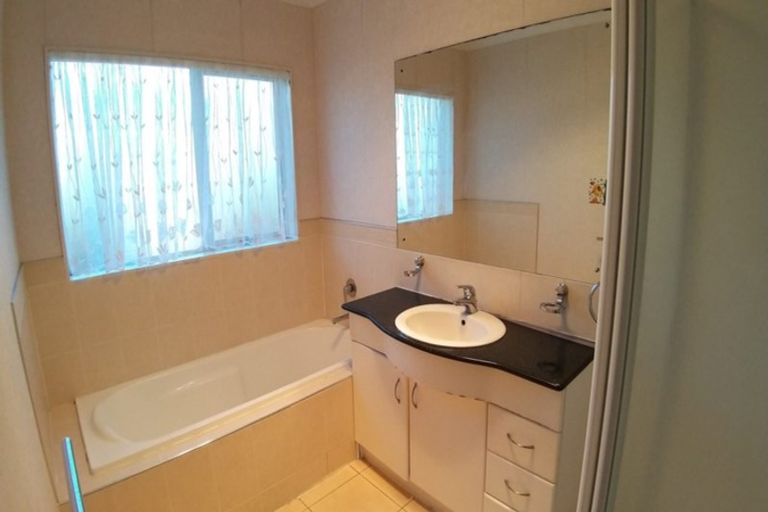 Photo of property in 7 Shankill Place, East Tamaki, Auckland, 2013