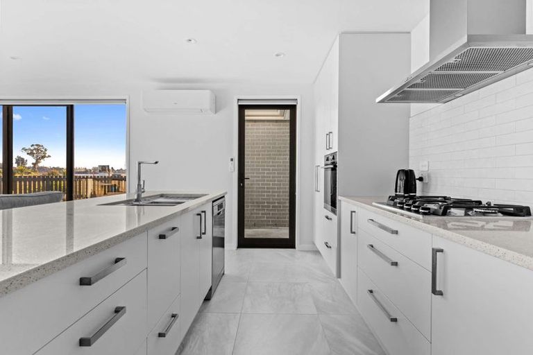 Photo of property in 42 Hinaki Street, Poike, Tauranga, 3112