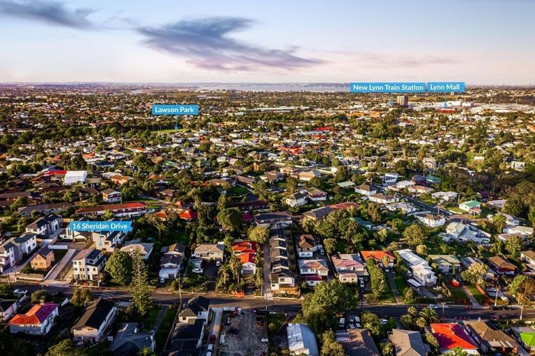 Photo of property in 16c Sheridan Drive, New Lynn, Auckland, 0600