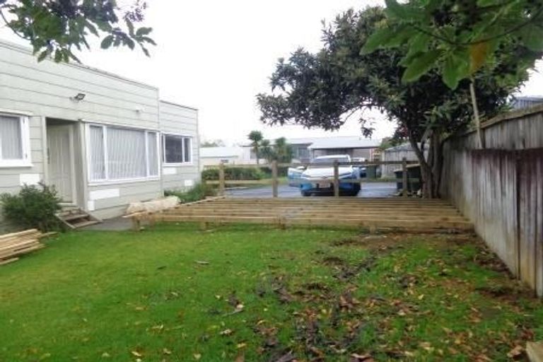 Photo of property in 96 Chislehurst Street, Henderson, Auckland, 0612
