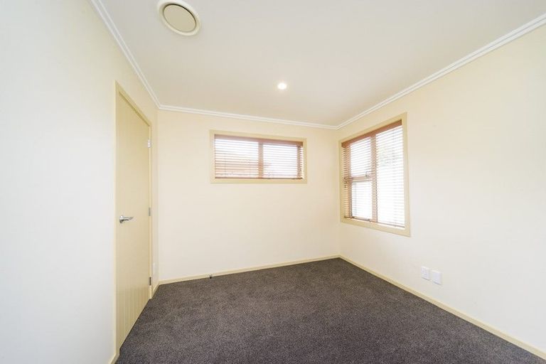 Photo of property in 7 Angelina Way, Kelvin Grove, Palmerston North, 4414