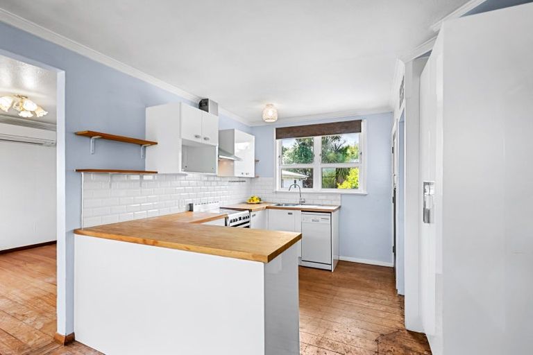 Photo of property in 28 Henry Street, Ebdentown, Upper Hutt, 5018