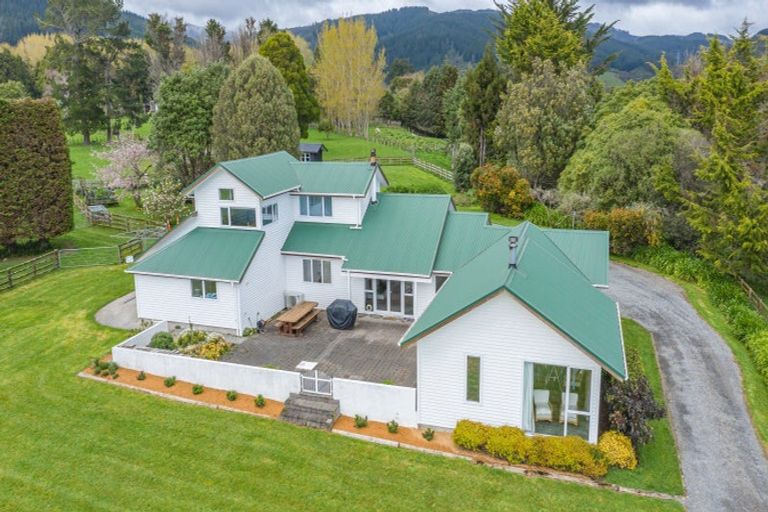 Photo of property in 233 North Manakau Road, Manakau, Levin, 5573