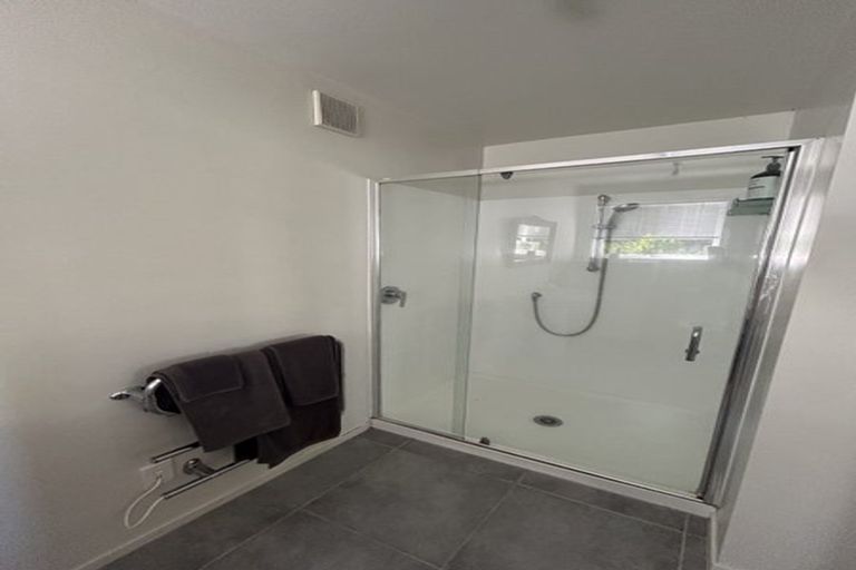 Photo of property in 47 Hadfield Street, Beach Haven, Auckland, 0626