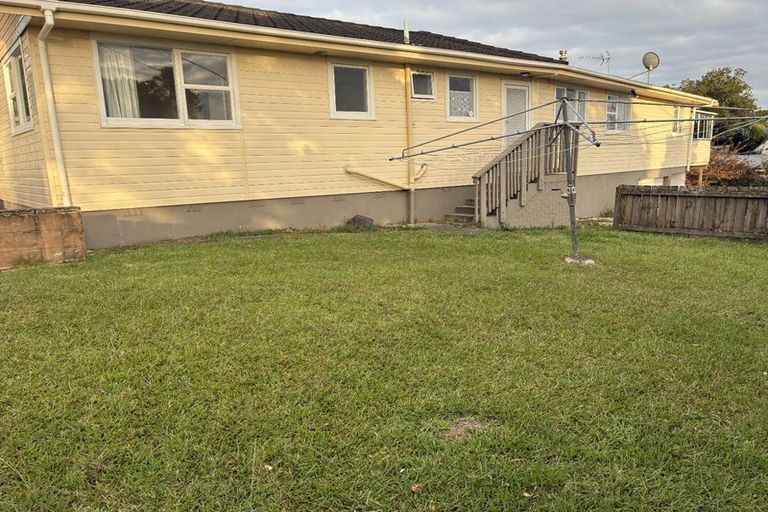 Photo of property in 14 Helena Street, Massey, Auckland, 0614