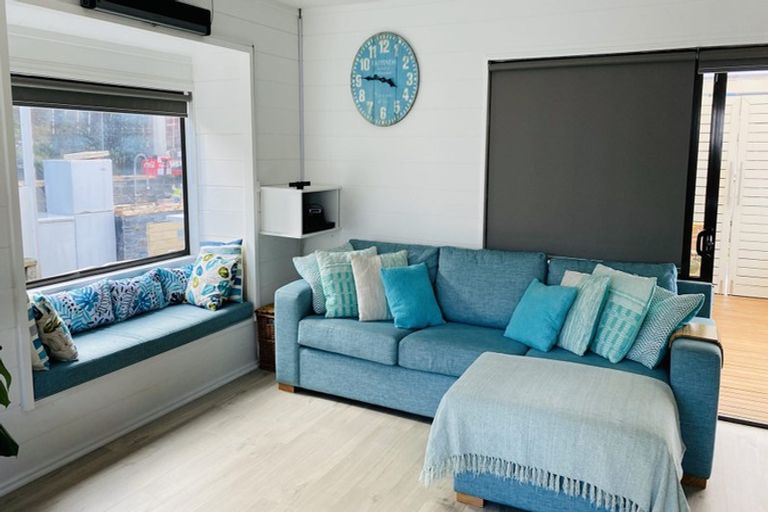 Photo of property in 1/690 Beach Road, Browns Bay, Auckland, 0630