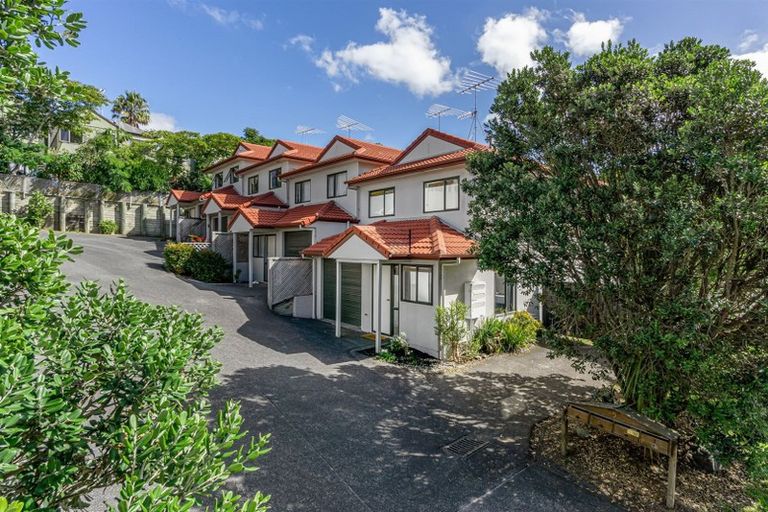 Photo of property in 5/42 Fields Parade, Oteha, Auckland, 0632