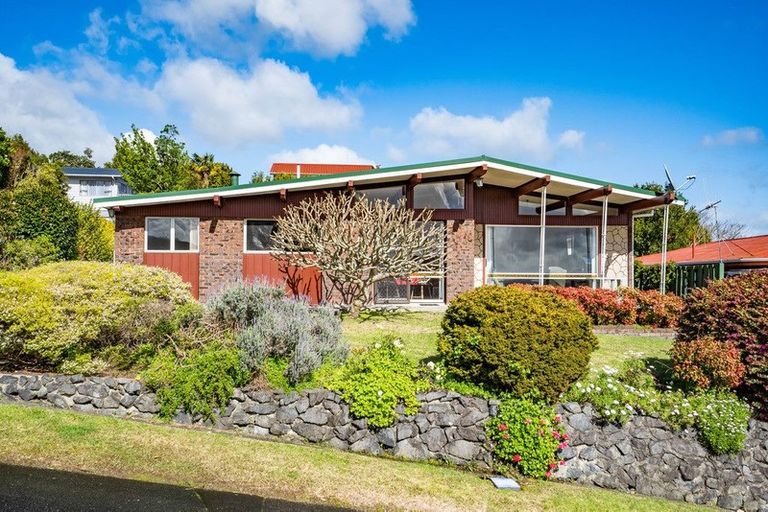 Photo of property in 20 Mountain Road, Morningside, Whangarei, 0110