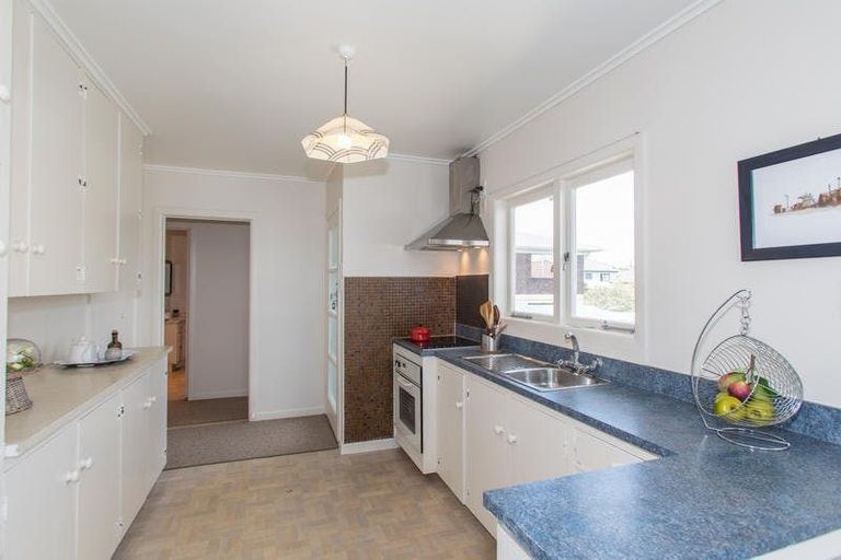 Photo of property in 1/14 Tristram Avenue, Forrest Hill, Auckland, 0620