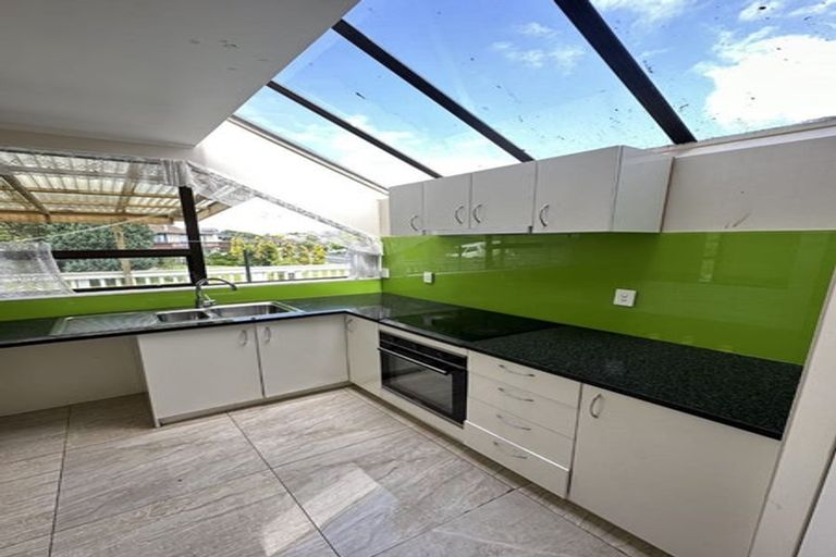 Photo of property in 22 Goodwood Drive, Goodwood Heights, Auckland, 2105