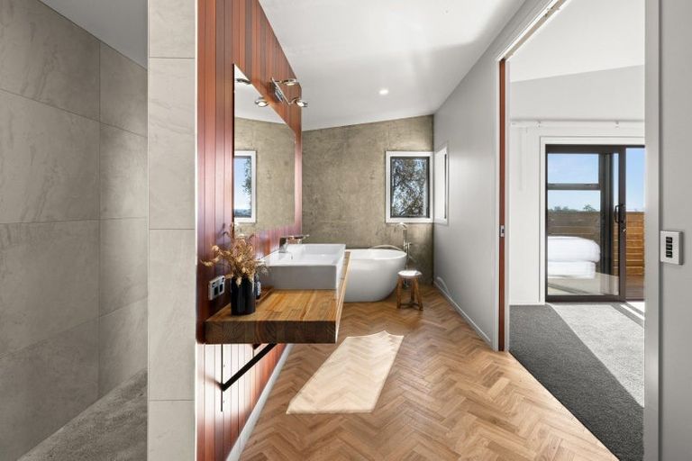 Photo of property in 14 Te Mata Peak Road, Havelock North, 4130