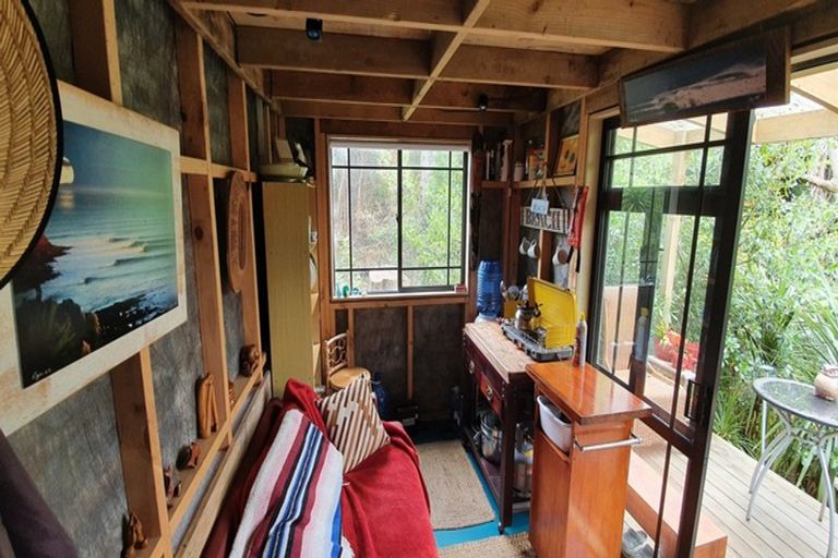 Photo of property in 22 Lorenzen Bay Road, Raglan, 3225