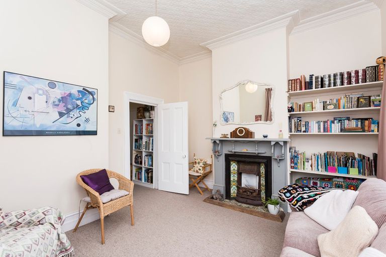 Photo of property in 23 Royal Crescent, Saint Kilda, Dunedin, 9012