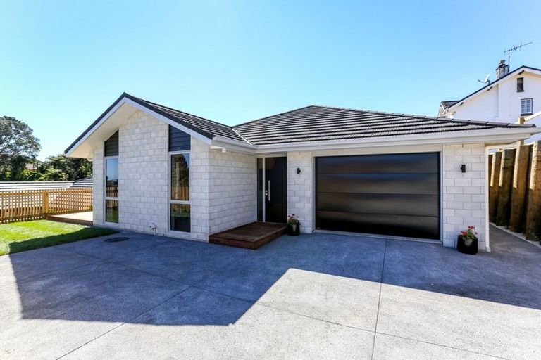 Photo of property in 6b Burns Street, Westown, New Plymouth, 4310