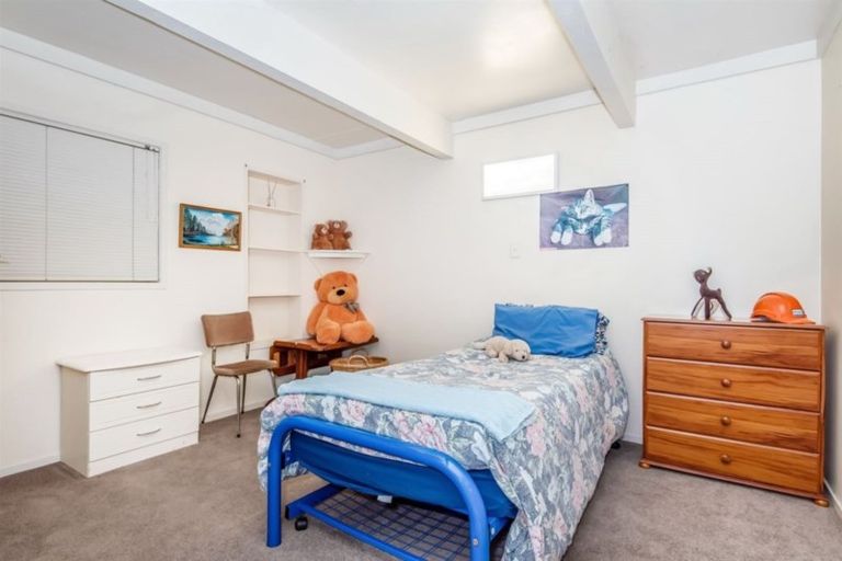 Photo of property in 8 Kallista Place, Browns Bay, Auckland, 0630