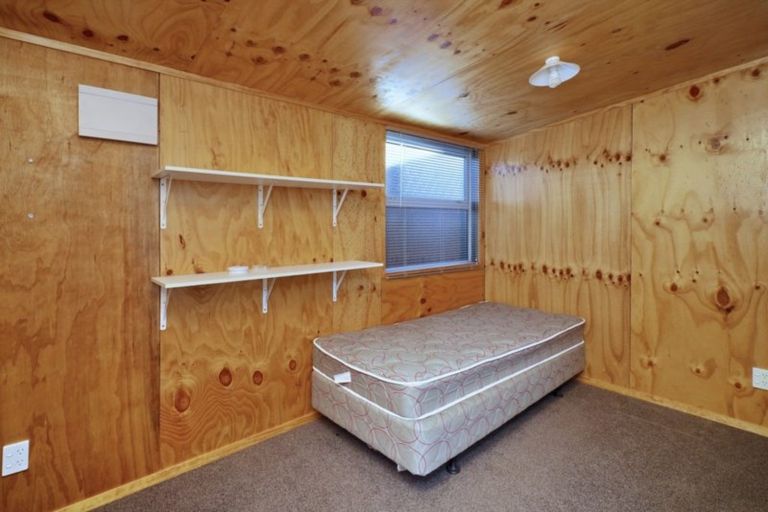 Photo of property in 39 Welsford Street, Woodend, 7610