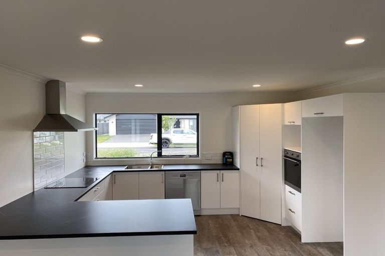 Photo of property in 16 Hikawera Drive, Frimley, Hastings, 4120