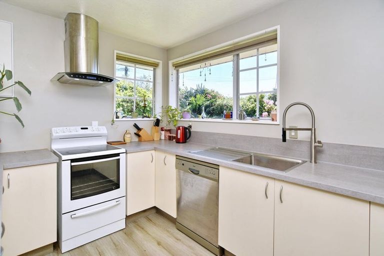 Photo of property in 125 Sawyers Arms Road, Northcote, Christchurch, 8052