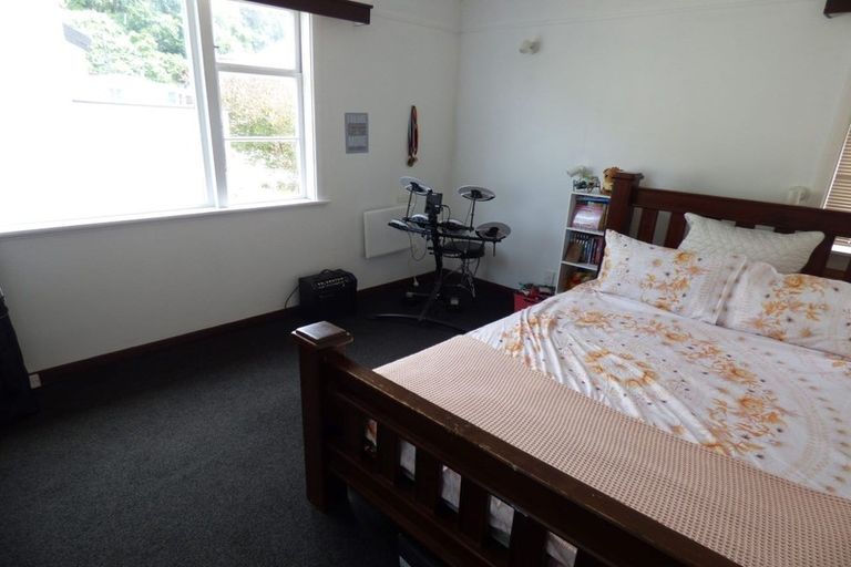 Photo of property in 164 Newlands Road, Newlands, Wellington, 6037