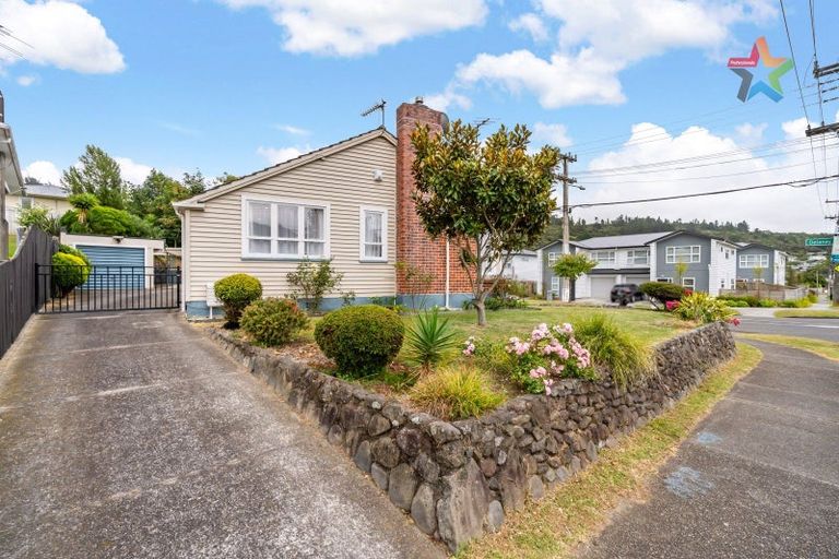 Photo of property in 1 Delaney Drive, Stokes Valley, Lower Hutt, 5019