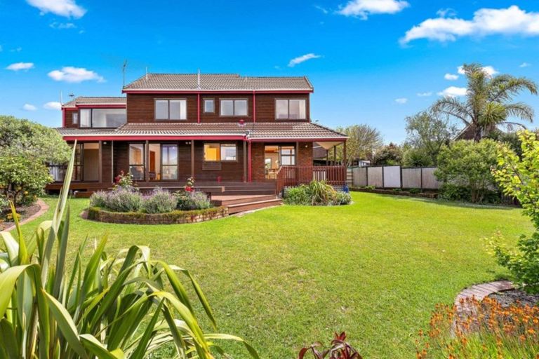 Photo of property in 9 Monet Grove, West Harbour, Auckland, 0618