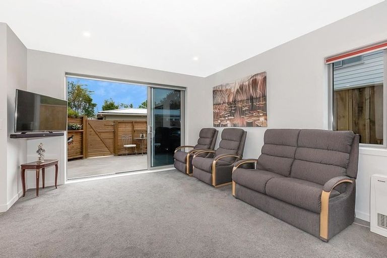 Photo of property in 23c Hinau Street, Tawa, Wellington, 5028