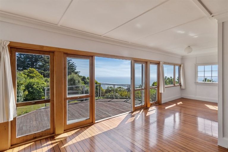 Photo of property in 1 Broadleaf Lane, Heathcote Valley, Christchurch, 8081