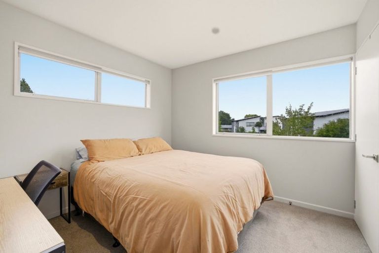 Photo of property in 12 Menin Gate Crescent, Broomfield, Christchurch, 8042