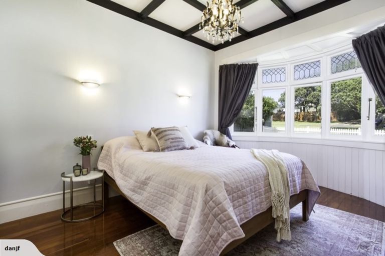 Photo of property in 26 Aramoana Avenue, Devonport, Auckland, 0624