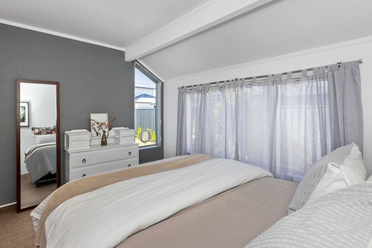 Photo of property in 2/249 Taradale Road, Pirimai, Napier, 4112